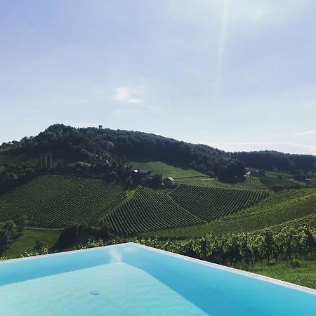 *Brandnew* Modernes Apartment In Den Weinbergen Mit Pool Und Sauna Spielfeld Esterno foto