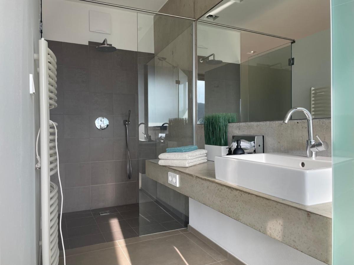 *Brandnew* Modernes Apartment In Den Weinbergen Mit Pool Und Sauna Spielfeld Esterno foto