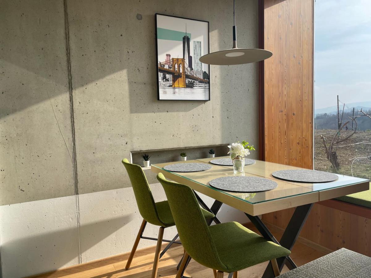 *Brandnew* Modernes Apartment In Den Weinbergen Mit Pool Und Sauna Spielfeld Esterno foto